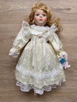 Antike Porzellan-Puppe handbemalt Grösse ca.40 cm Topzustand