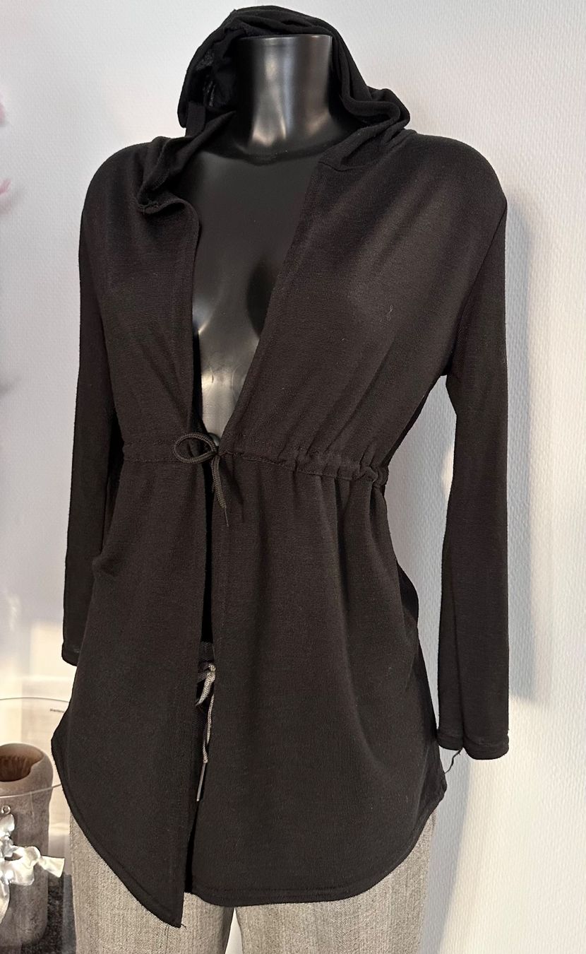 Jacken: Gr S 36Jacke mit Kapuze TOP – Gebraucht aus Rickenbach b. Wil von sunneschii_ 1