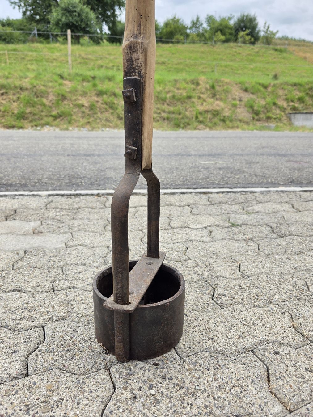 Tous les outils: Antiker Setzlingausstecher / Torfspaten – D'occasion à Uster par Cruleye 2