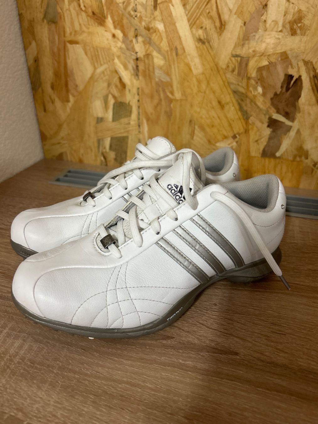Adidas Damenschuhe: Adidas Climacool ThinTech Golfschuhe Gr. 37 1/3 – Gebraucht aus Allschwil von GrenzWert