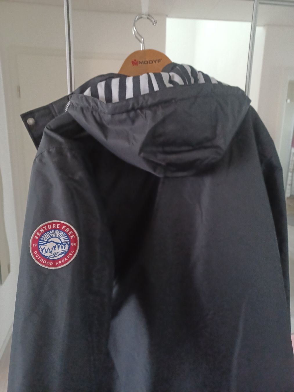 Giacche: Männer Jacke mit Kapuze – Usato da Subingen venduto da np9_by2s 2