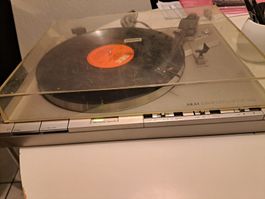 AKAI MODEL AP-Q310 QUARTZ FULL AUTOMATIC TURNTABLE