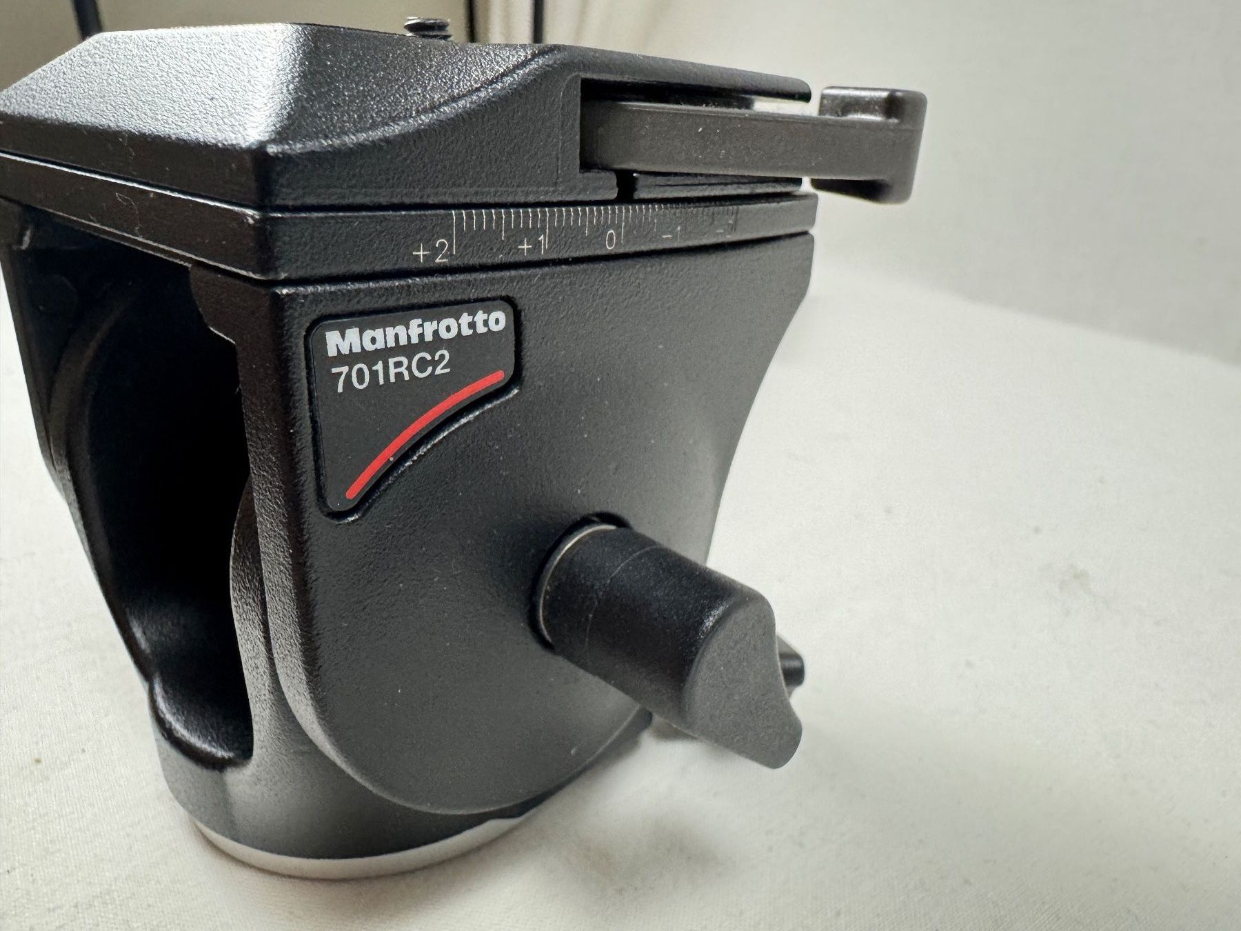 Manfrotto Stative & Köpfe: MANFROTTO 701 RC2 Stativ Neigekopf – Gebraucht aus Zürich von taldav68 2