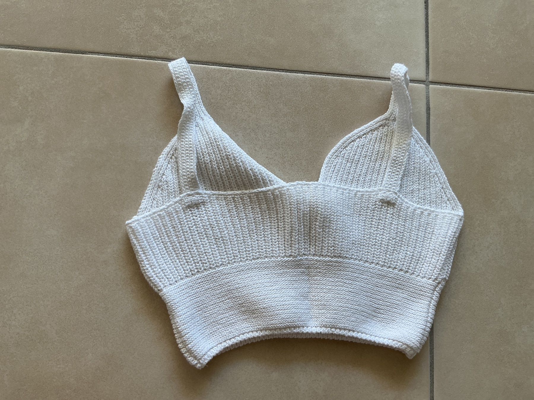 Tops: Crop Top Strick Weiss Schnürung – Gebraucht aus Frauenfeld von Stehojen 1