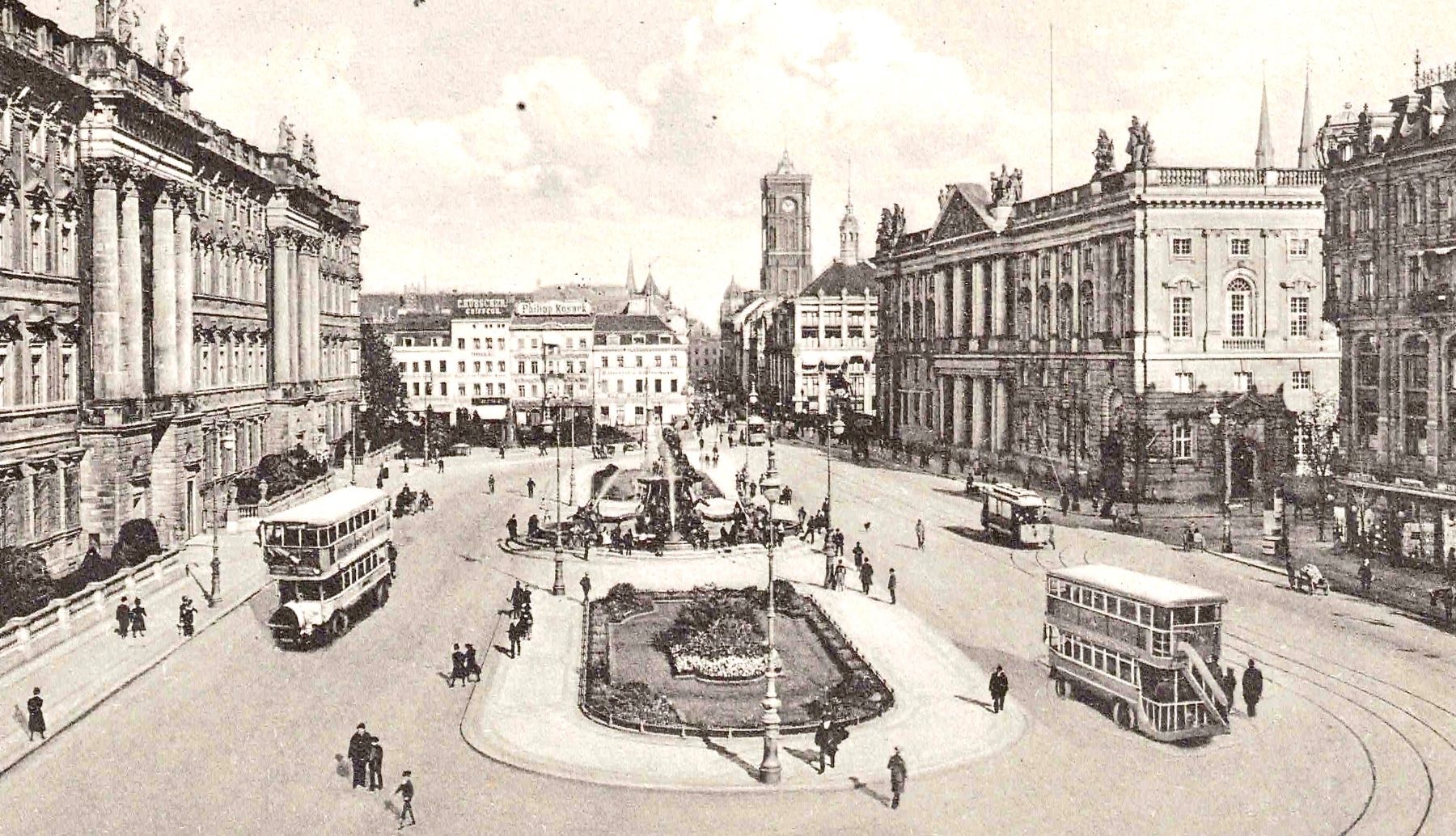 Cartoline postali: BERLIN - Schlossplatz mit Publikum ca. 1930 (D – Usato da Oberdorf BL venduto da Hopfehuepfer 1