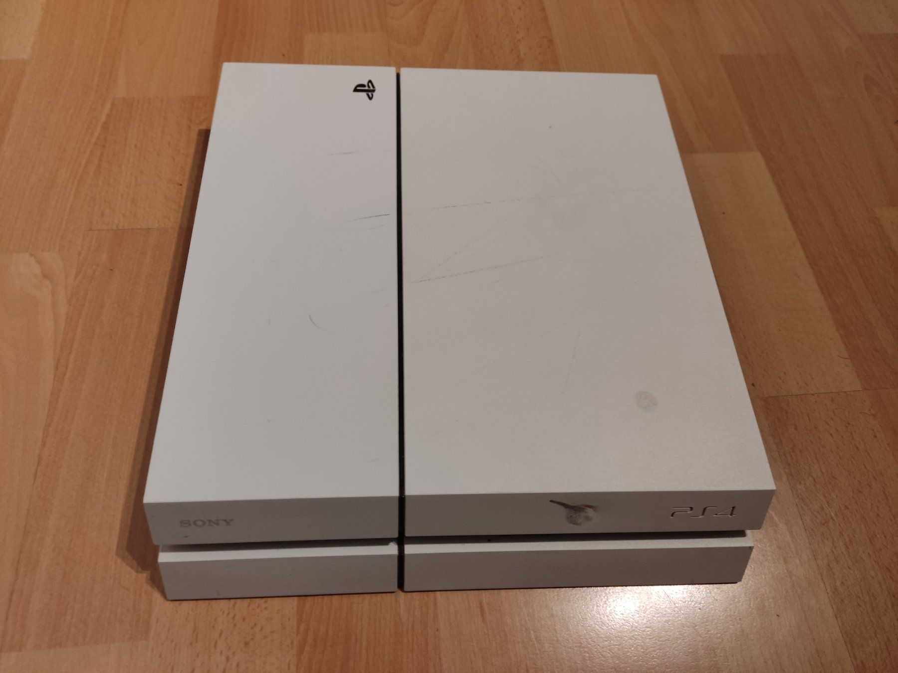 Sony Console: PS4 Playstation 4 mit 2 Games Motogp,Destiny & 2 Controller – Usato da Rorschach venduto da Mr_fairprice 5