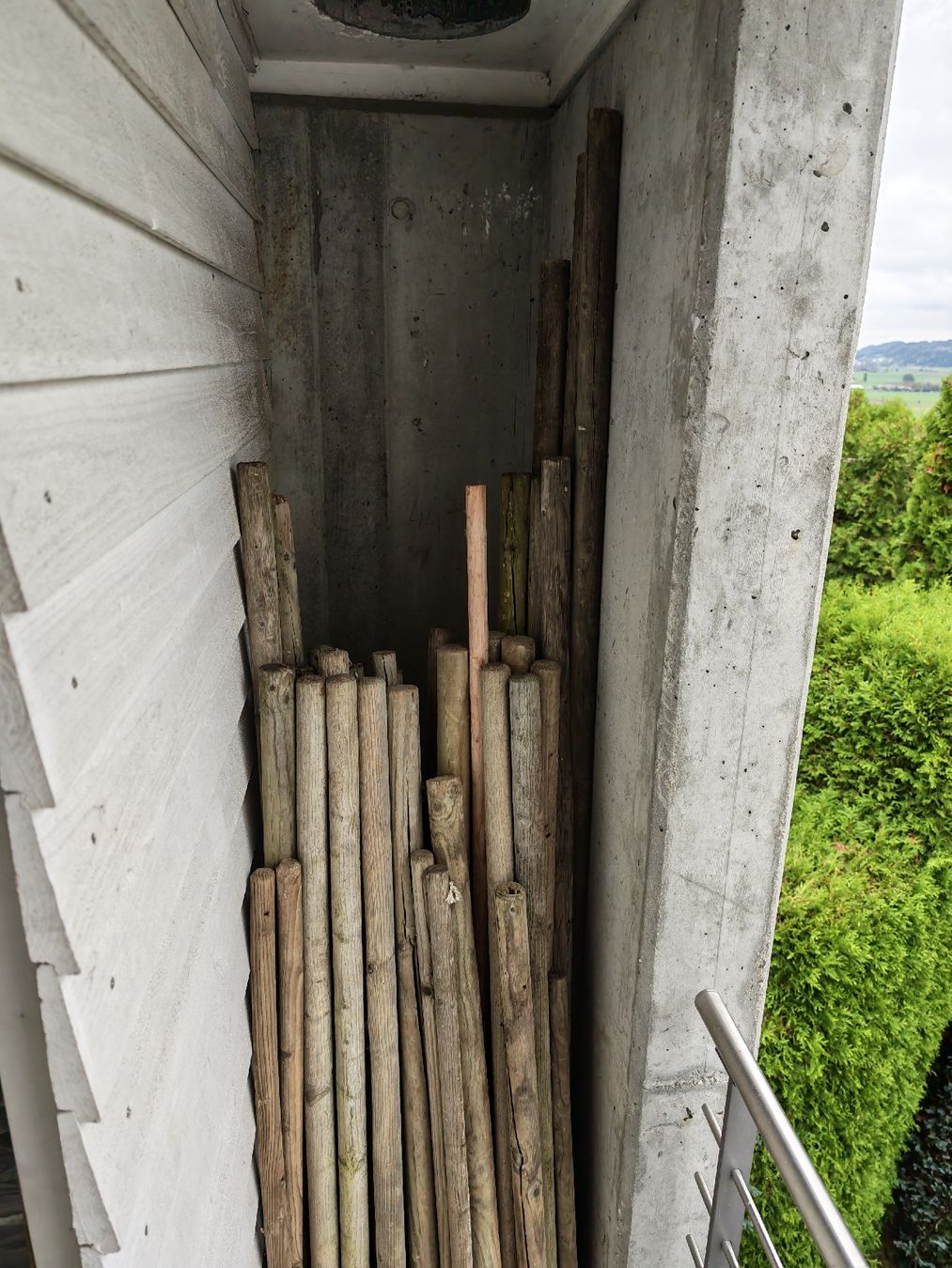 Articoli in legno: 35 X Holzpfähle, Weidepfähle – Usato da Wauwil venduto da MEC-NET 1