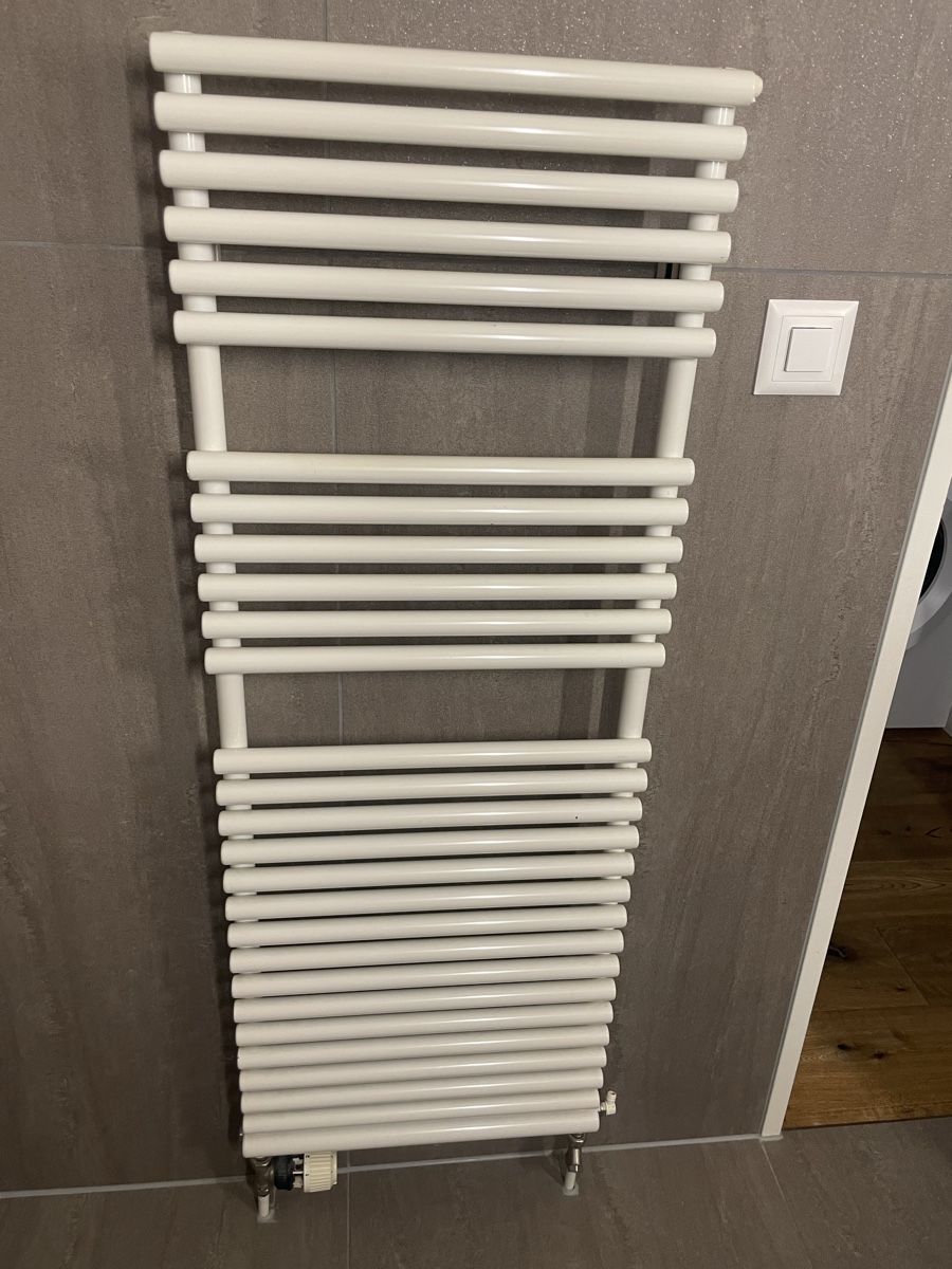 Portasciugamani: Arbonia Handtuchradiator – Usato da Thun venduto da Uersu4