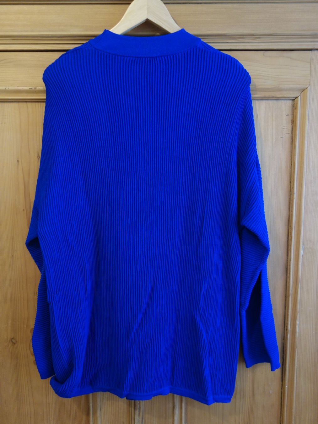 Weekday Pullover & Sweatshirts: Pulli – Gebraucht aus Zürich von srrrah 3