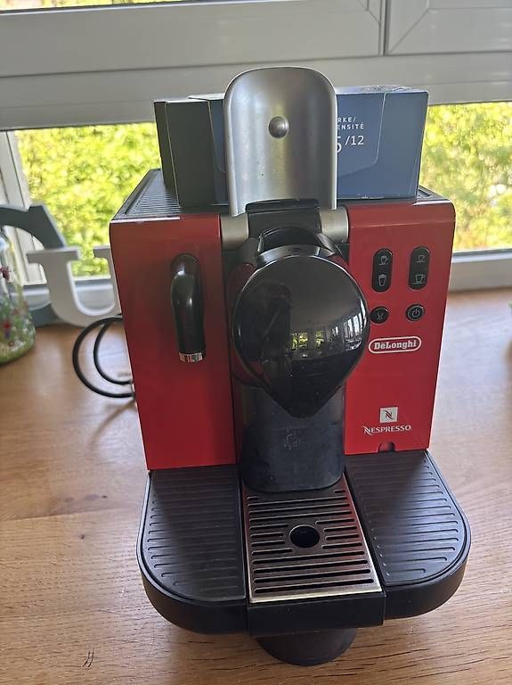 De'Longhi Macchine per caffè & Macchine per espresso: De Longhi Nespresso  Kaffe Maschine Delonghi – Usato da Langendorf venduto da Tbejda