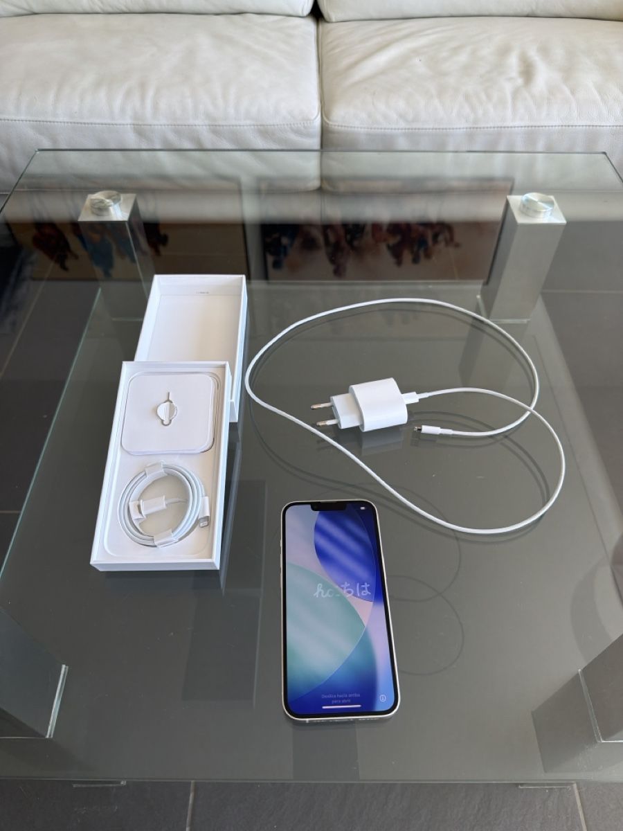 Apple Telefoni cellulari / Smartphones: iPhone 14 128 GB Weiss mit Adapter  +  2  Kabel – Usato da Wetzikon ZH venduto da philippe_22