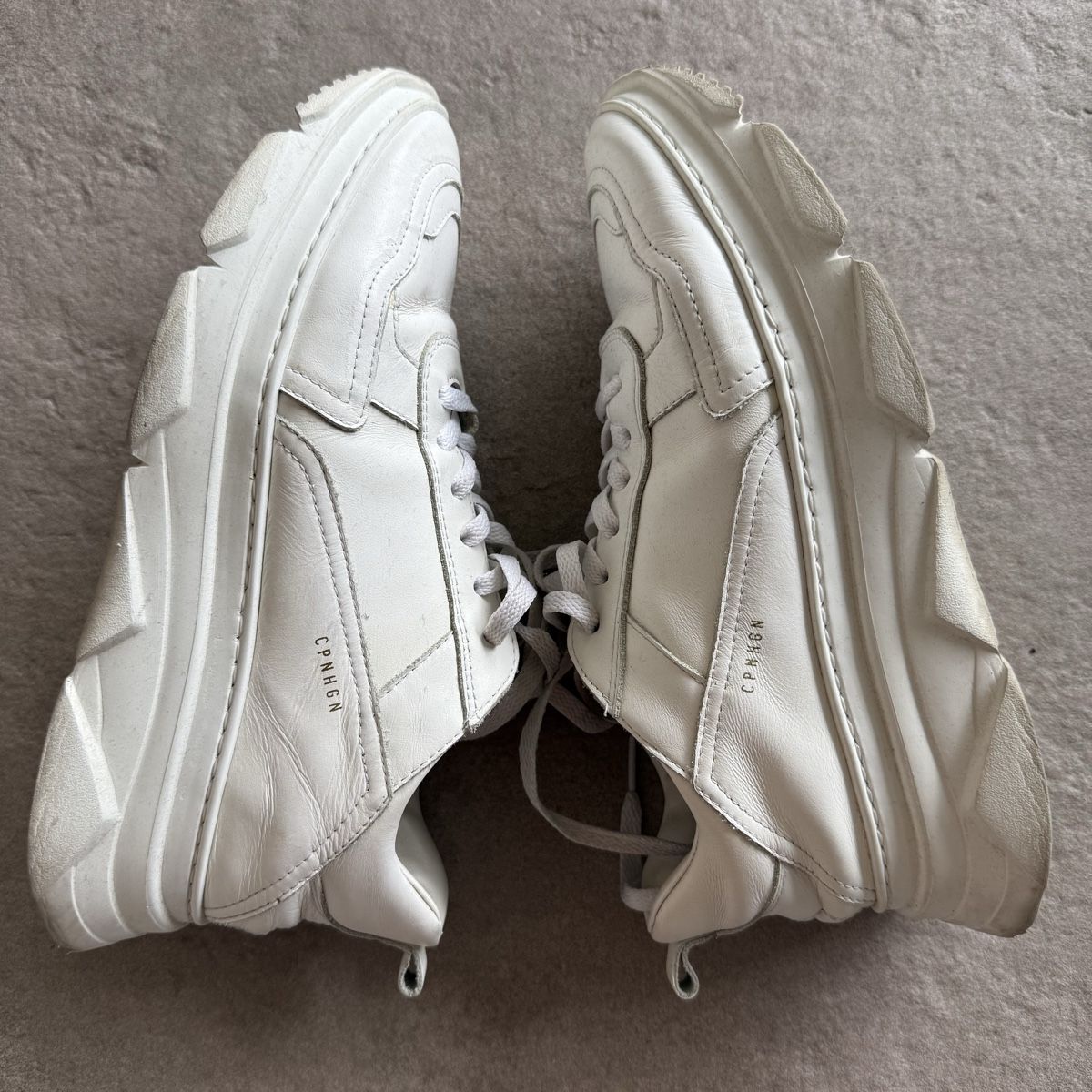 Copenhagen Damenschuhe: White Leather COPENHAGEN sneakers size 40 – Gebraucht aus Boswil von hey.itsme