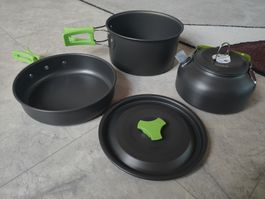 Camping Kochgeschirr Set mit Wasserkocher