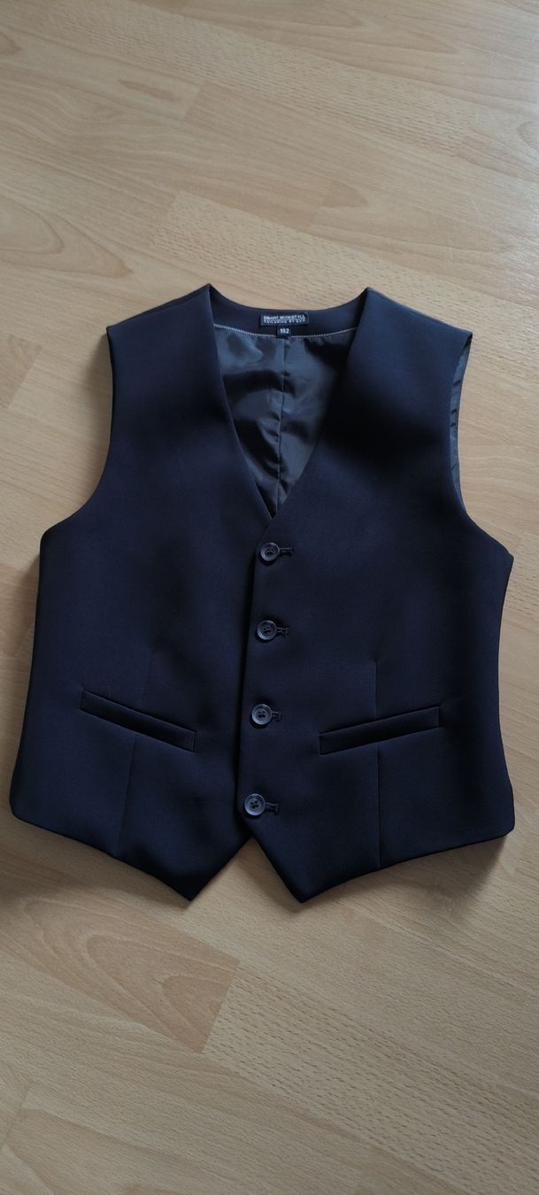 Autres vêtements garçon: gilet 152 – Neuf (Voir description) à Arnex-sur-Orbe par mbdaso