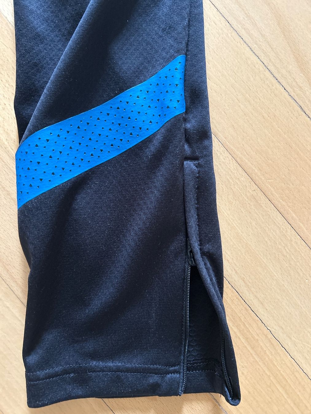 Schweizer Nati Canottiere & Pantaloni: PUMA SFV Schweizer Nati Set NEU ORIGINAL VERPACKT – Nuovo e nell'imballaggio originale da Luzern venduto da Sunnysmile0511 8