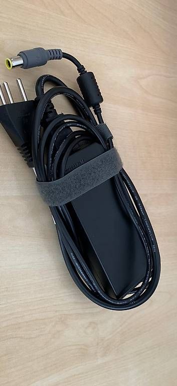 Caricabatterie: Netzteil Lenovo 20 V – Usato da Rothenburg venduto da Flaeckly
