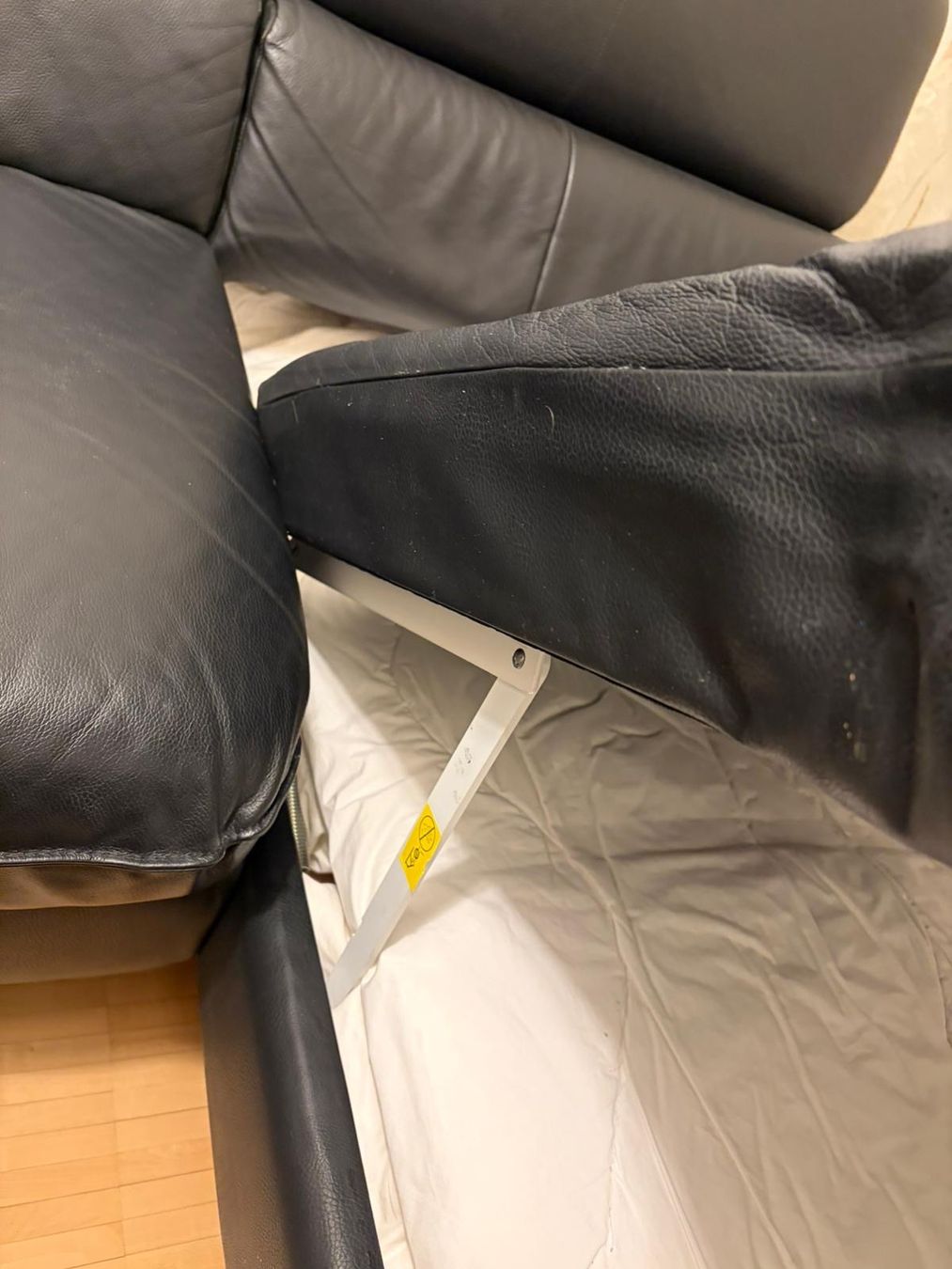 Divani: Modernes Ecksofa mit Schlaffunktion & Bettkasten Schwarz – Usato da Liestal venduto da Ultimace 1