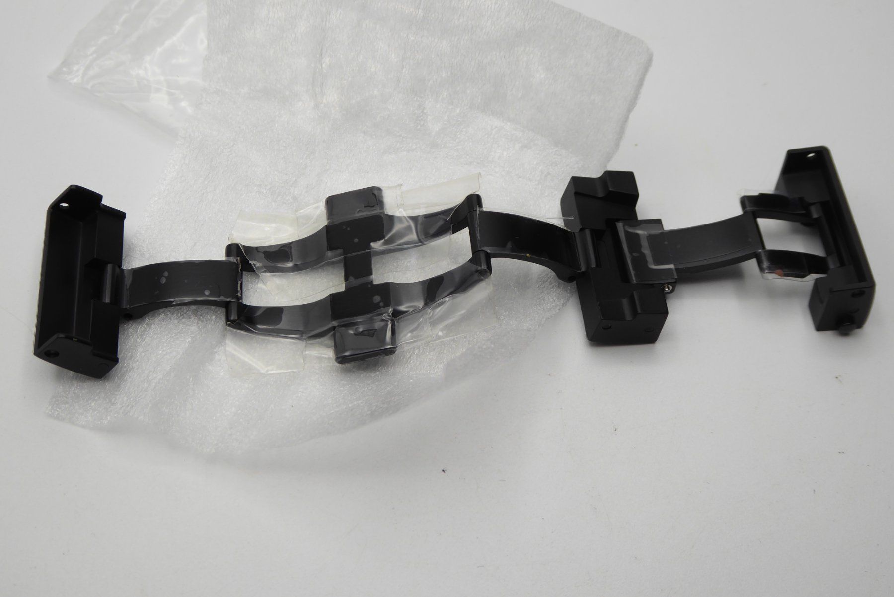 Porsche Uhren: Porsche Design black deployant buckle 24mm – Gebraucht aus Geneve von adr_xk6n 5