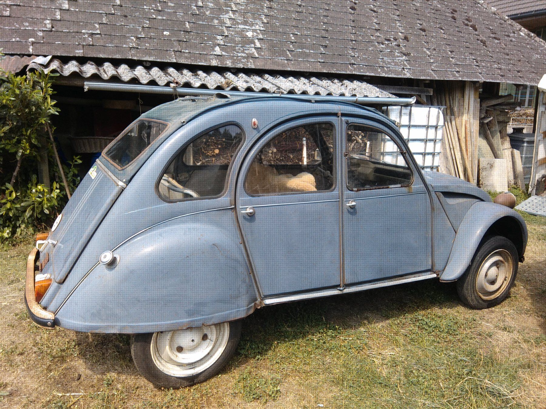 Citroën Autos: Citroen 2CV – Défectueux à Bleienbach par Deltaplano 2