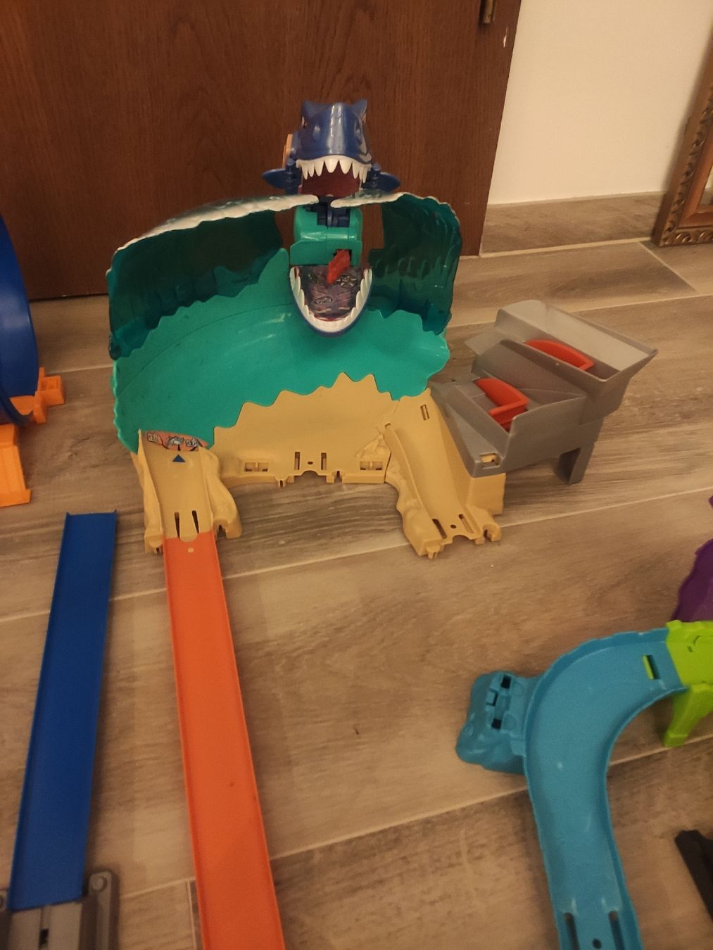 Spielzeuge: Divers circuits Hot Wheels – Gebraucht aus Neuchâtel von snips01 1