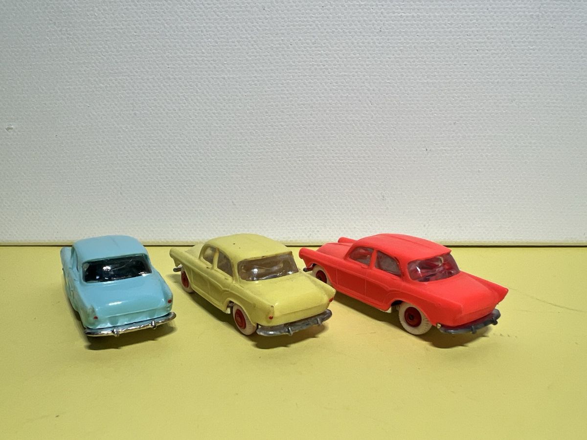 Norev Modellini d'auto: Norev, 3 x Simca Aronde in 1/87 – Usato da Weinfelden venduto da Kammerflimmern 1