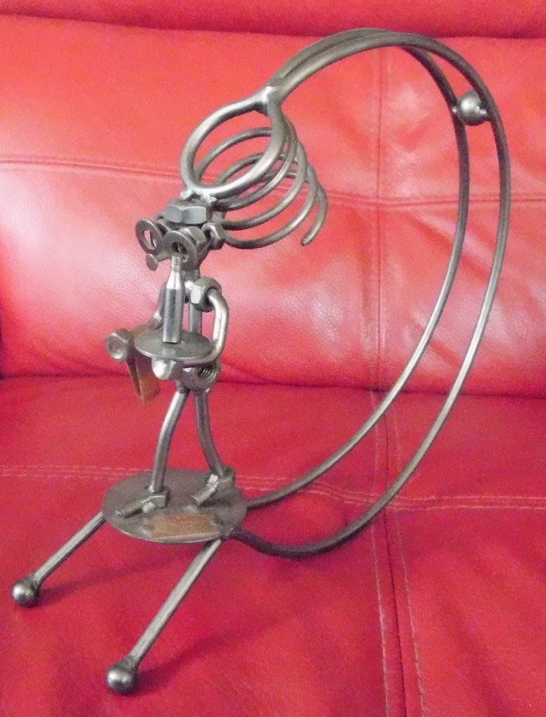 Skulpturen & Statuen: Schraubenmännchen, Flaschenhalter – Gebraucht aus Villnachern von Niggo0 1