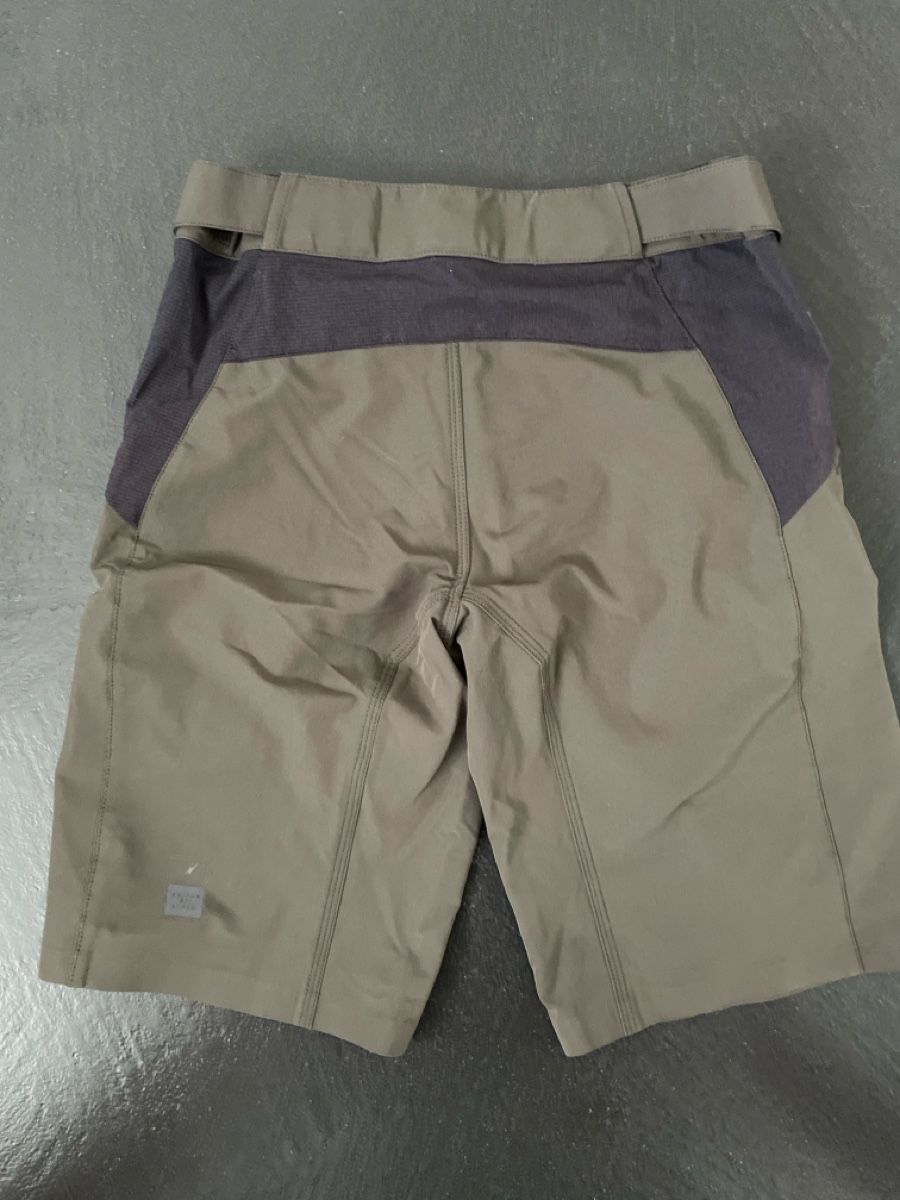 Pantaloni: ION Bikeshorts / atmungsaktiv & elastisch Gr. S – Usato da Wettswil venduto da Dorimar 1