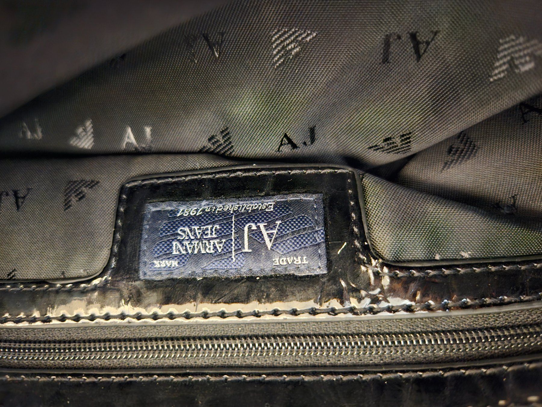 Armani Borse da donna: Armani Jeans Tasche Lack Schwarz – Usato da Bern venduto da Alea6892 6