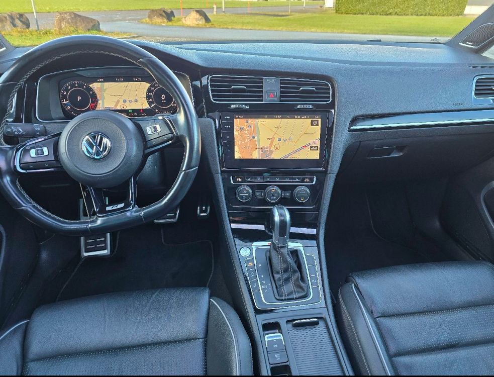 VW Golf 7.5 R Variant DSG 4