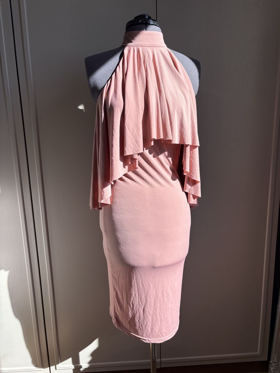 Asos Kleider: Cocktail Kleid rosa – Gebraucht aus Oensingen von Chicotus