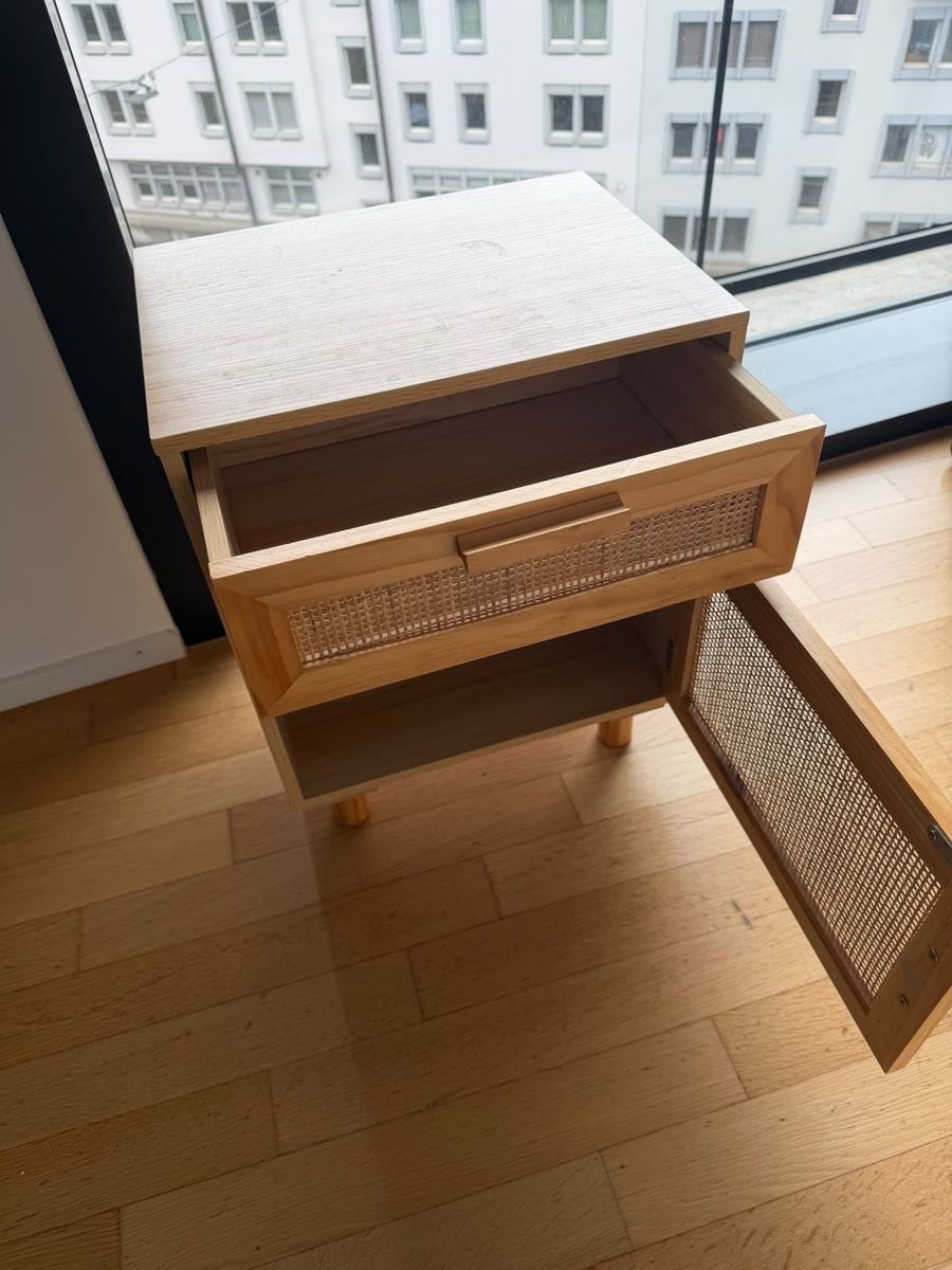Livique Tables de nuit: 2 Nachttische – D'occasion à Baden par n.f1994 2