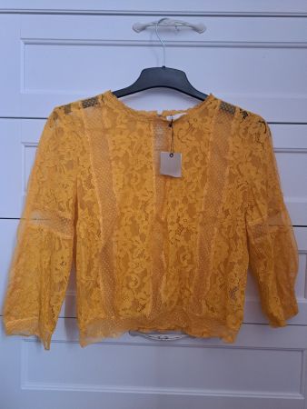 Bluse Grösse M/L Spitze Blumendesign NEU MIT ETIKETTE