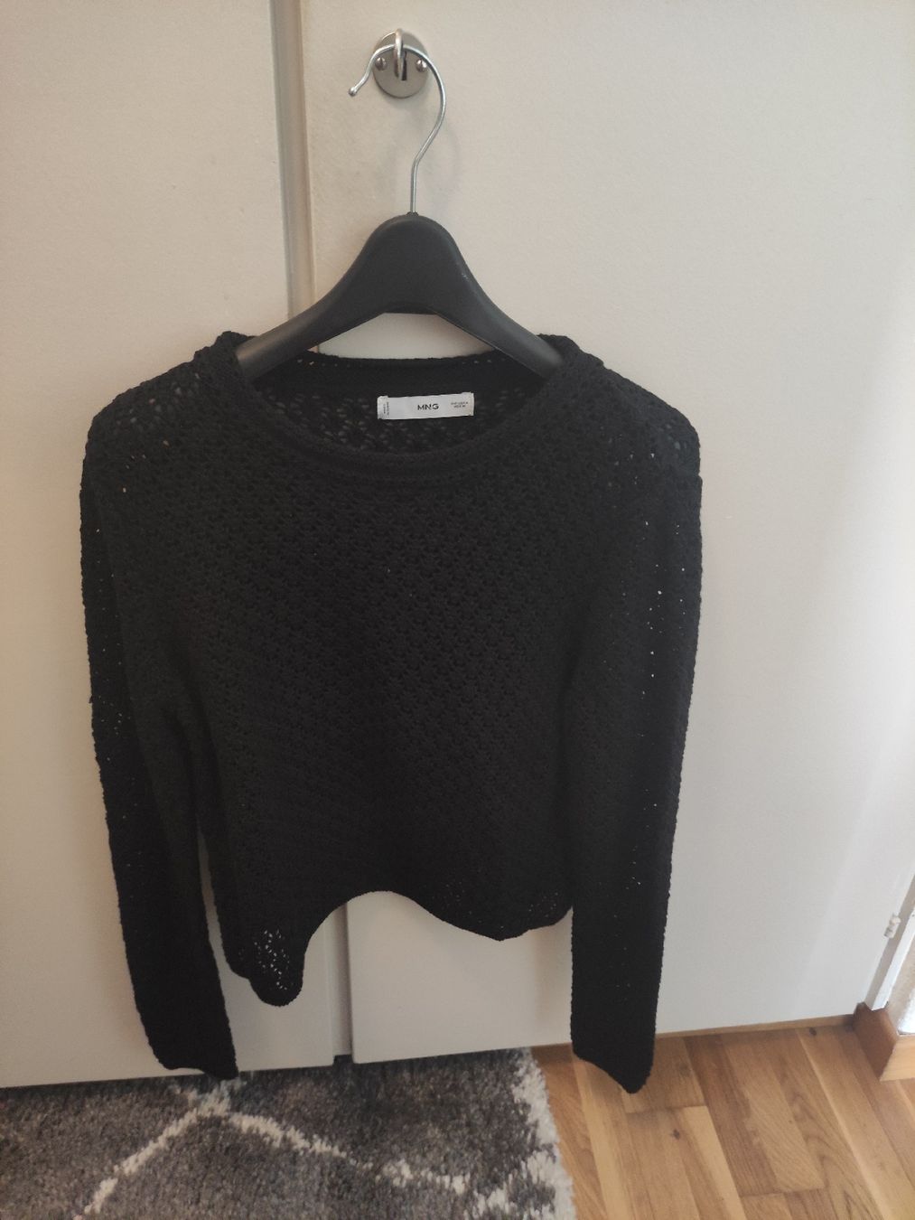 Mango Maglioni & Felpe: MNG Mango Pullover schwarz Lochmuster, Gr. S – Nuovo (secondo la descrizione) da Schliern b. Köniz venduto da Pecannut