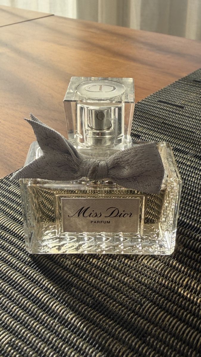 Dior Parfums & Eau de Toilette: Miss Dior Parfum 35ml “neuwertig” – Neuf (Voir description) à Bassersdorf par pesti29 2