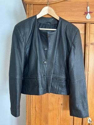 Veste en cuir noir taille 42
