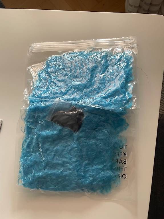 Parrucche: Perruque bleue style Marge Simpson  neuve jamais utilisée – Usato da Genève venduto da sca_j5cs 3