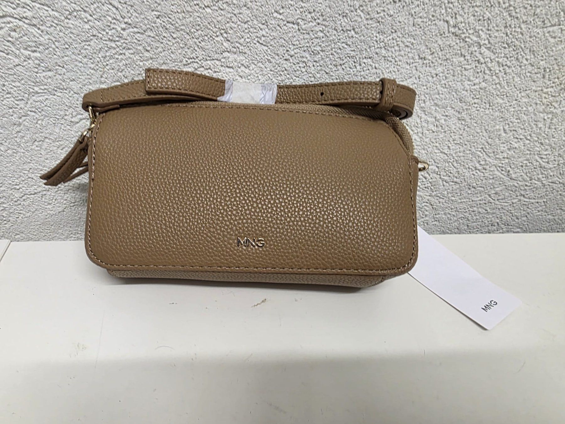 Taschen für Damen: MNG Handtasche NEU – Neu und originalverpackt aus Bennwil von fawag