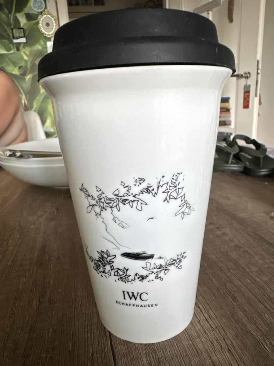 Tassen: IWC Schaffhausen Kaffeebecher mit Deckel – Neu (gemäss Beschreibung) aus Schaffhausen von Reporter