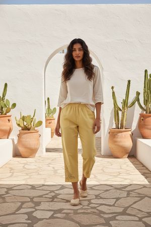 Pantalon Maloka  jaune - neuf - taille 2