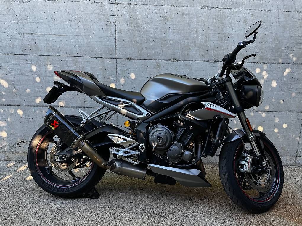 Strada: Triumph Street Triple RS – Usato da Neuchâtel venduto da Pernod84