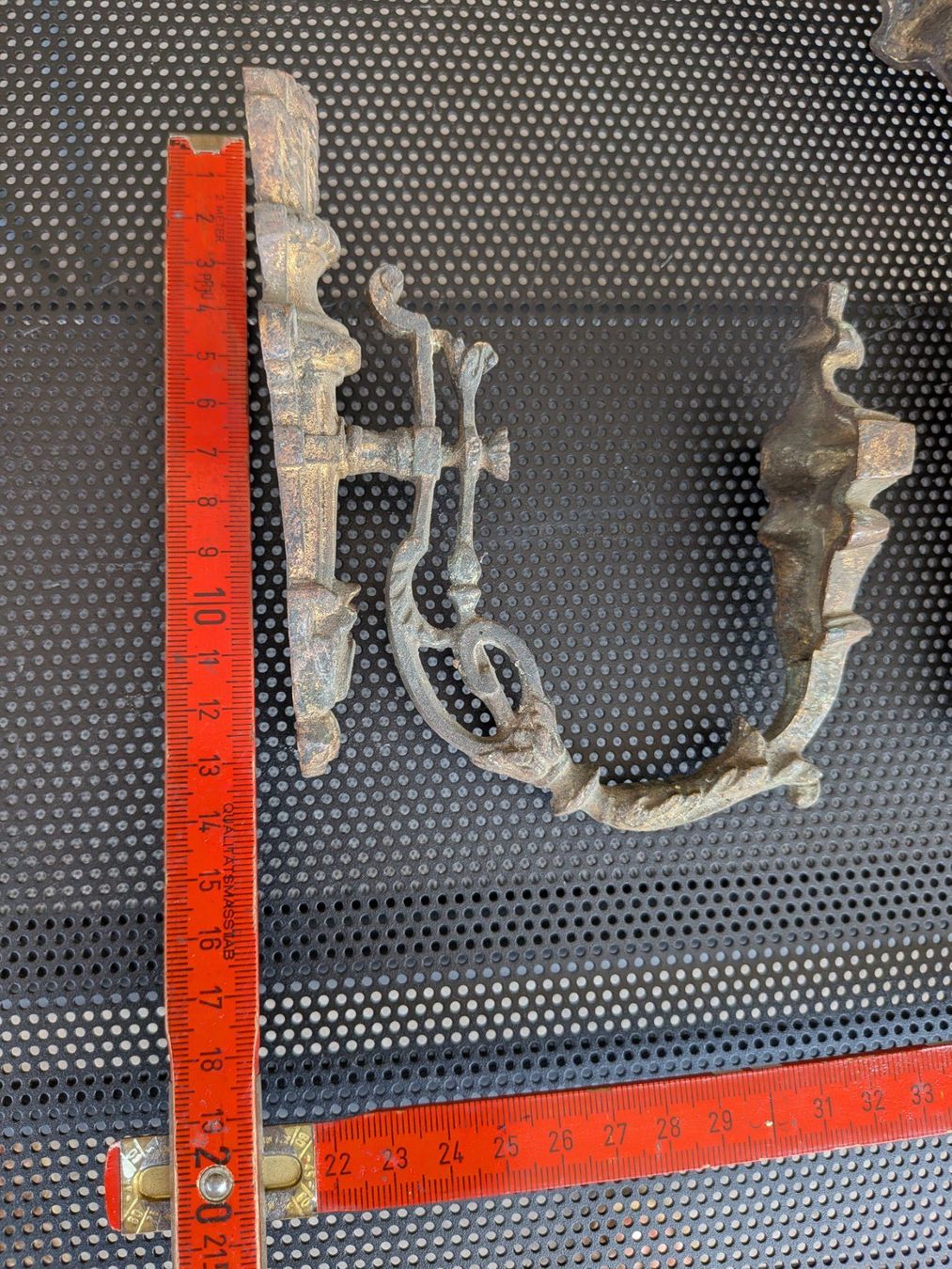 Sonstige Dekorationen & Accessoires: 4 antike Bronze Vorhangstangenhalter oder Raffhalter – Gebraucht aus Emmen von Brockofsky 4
