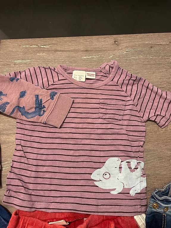 Lotti & Set di vestiti: Kinder Kleider  – Usato da Steinmaur venduto da VollService 4
