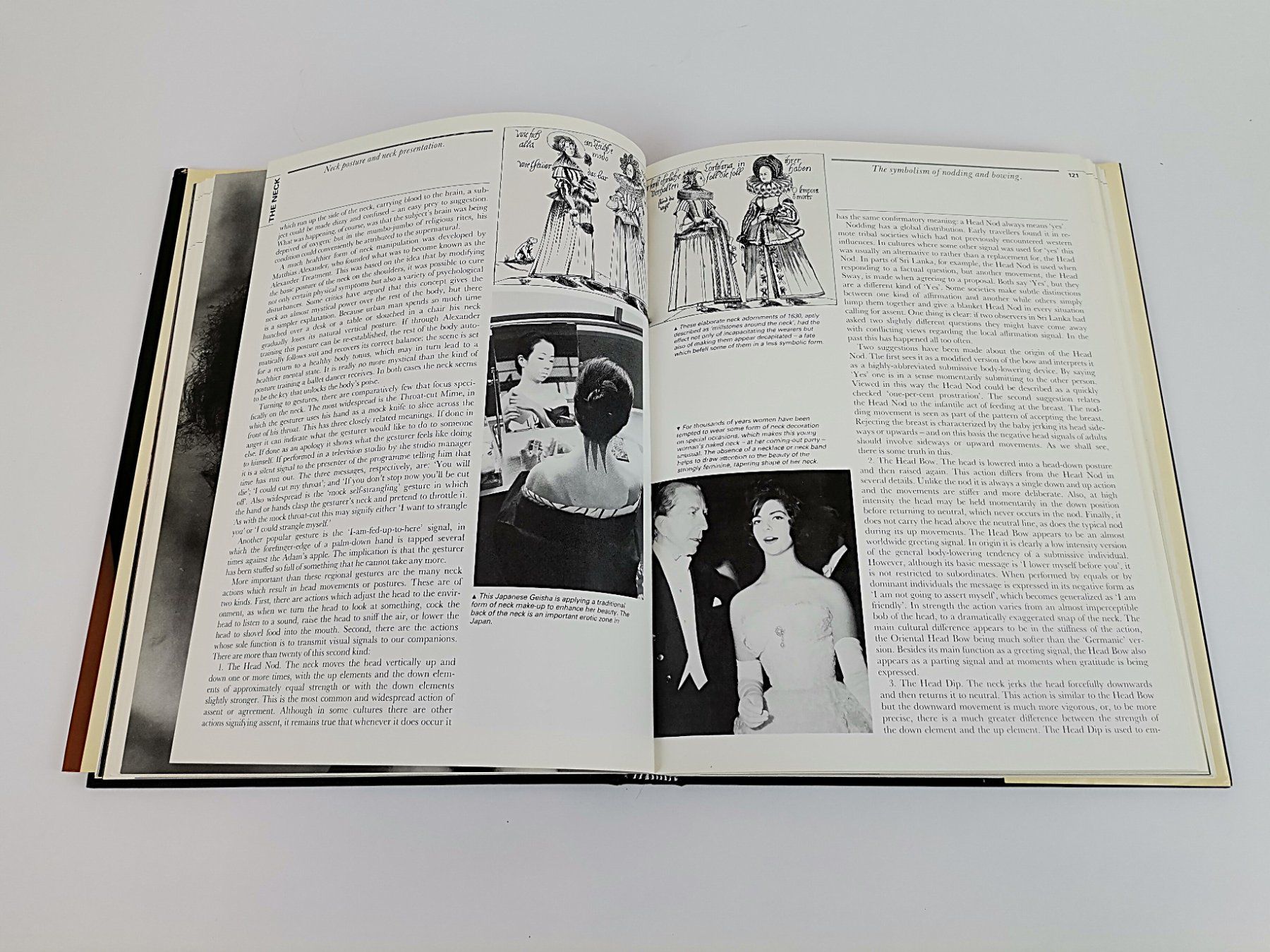 Libri: Buch - Bodywatching Desmond Morris – Usato da Schaffhausen venduto da Restwert_SH 3