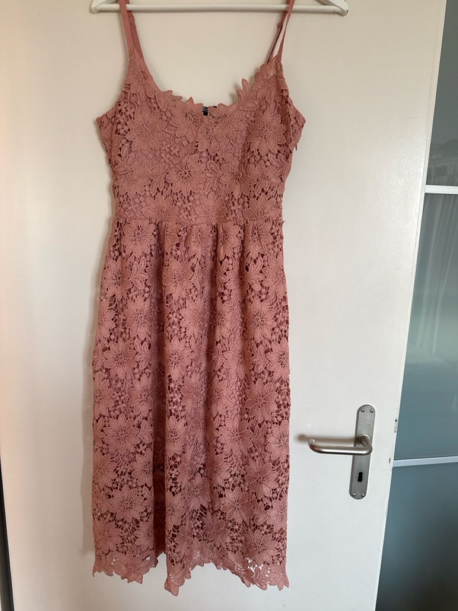 Vero Moda Kleider: Jolie robe rose Vero Moda  – Gebraucht aus Crassier von GGblue23515