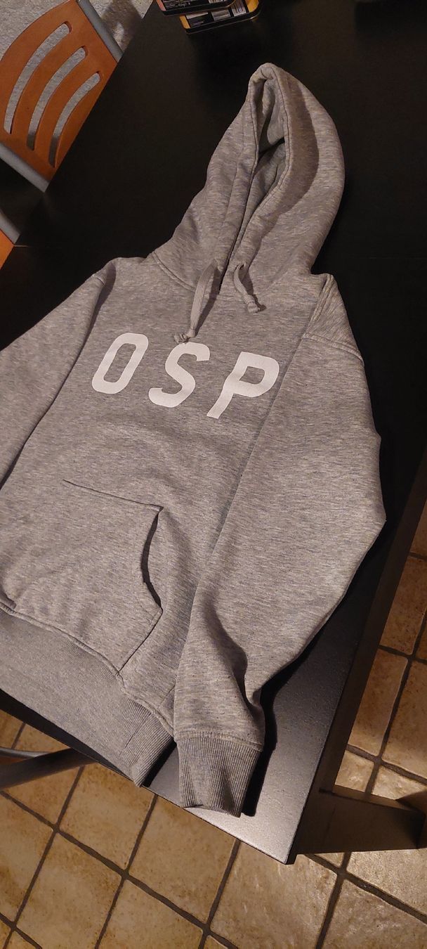 Maglioni & Felpe: SweatShirt à capuche gris cotton taille M – Usato da Martigny venduto da ValentinClosuit 2