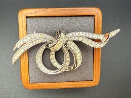 Vintage-Brosche mit Strasssteinen