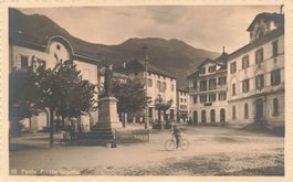 Faido (TI) Valle Leventina Piazza Grande