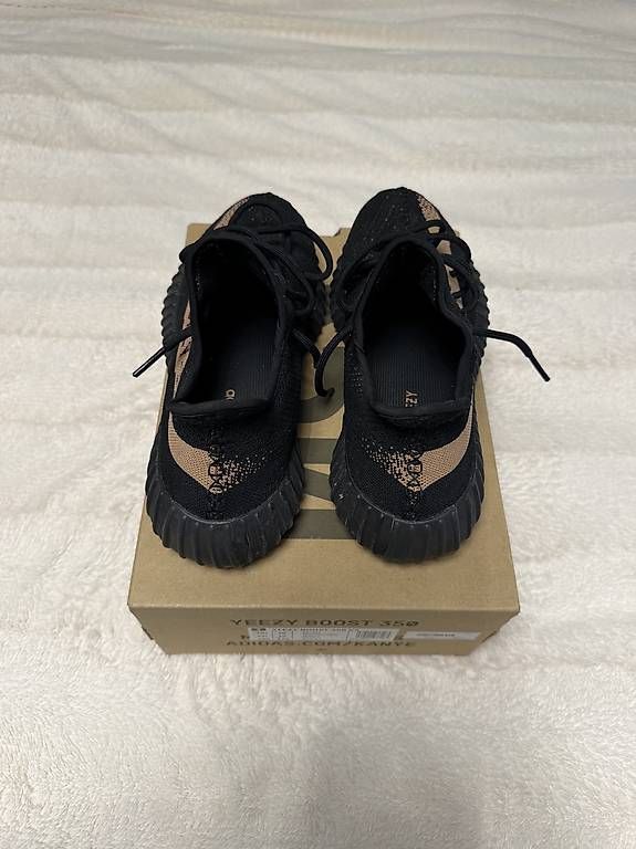 Scarpe da uomo: Yeezy Boost 350 / schwarz – Usato da Biel/Bienne venduto da http.tanja 1