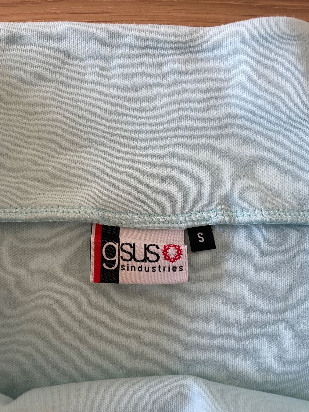 Maglioni & Felpe: Weicher schulterfreier Sweater von GSUS – Nuovo (secondo la descrizione) da Chur venduto da adien 2