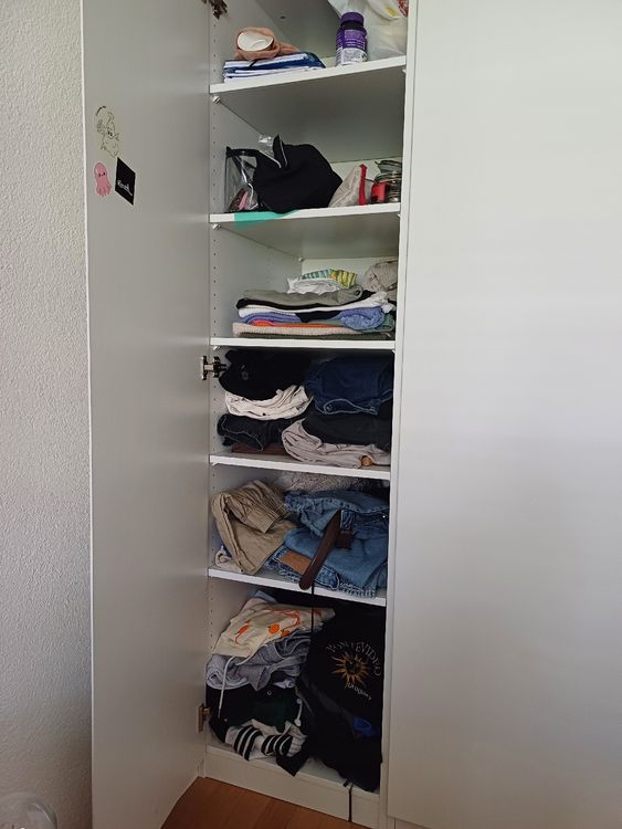 Weisser Kleiderschrank mit viel Stauraum Kaufen auf Ricardo